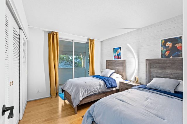 2540 Boundbrook Boulevard 209, Palm Springs, FL 33406