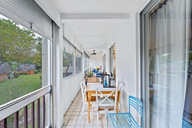 2540 Boundbrook Boulevard 209, Palm Springs, FL 33406