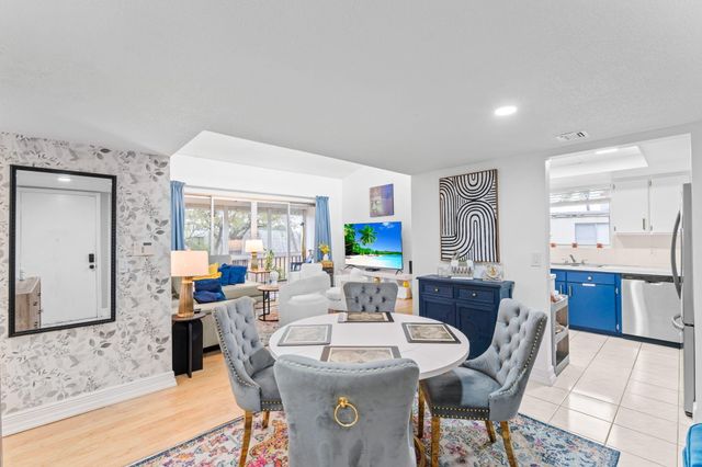 2540 Boundbrook Boulevard 209, Palm Springs, FL 33406