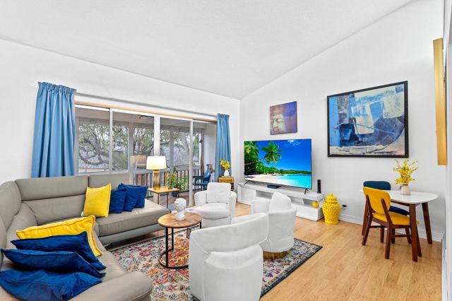 2540 Boundbrook Boulevard 209, Palm Springs, FL 33406