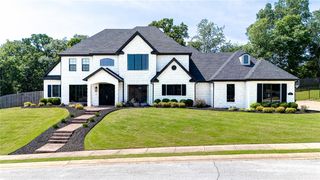 601 Chattin Circle, Bentonville, AR 72713