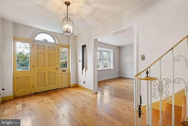 5 BLUE ROCK RD, Wilmington, DE 19809