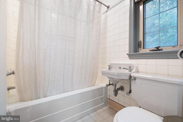 5 BLUE ROCK RD, Wilmington, DE 19809