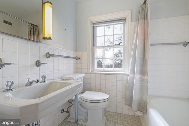 5 BLUE ROCK RD, Wilmington, DE 19809