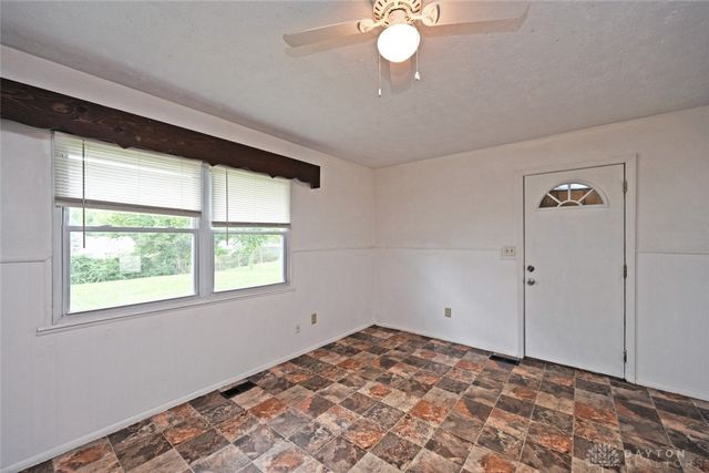 16 Harding Court, Franklin, OH 45005