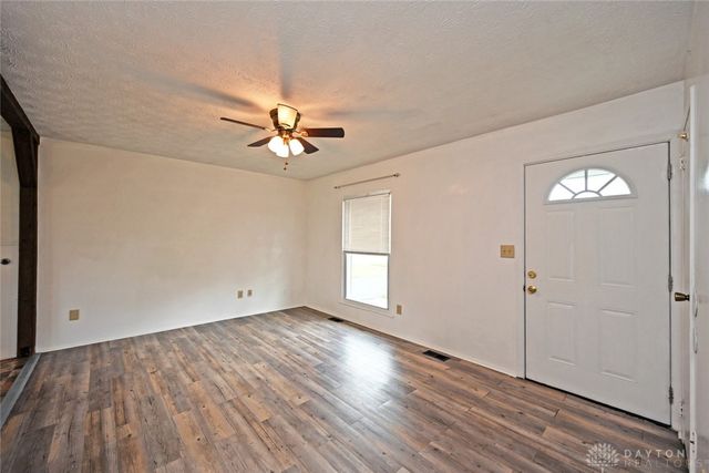 16 Harding Court, Franklin, OH 45005