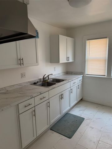15443 Whitcomb Street, Detroit, MI 48227