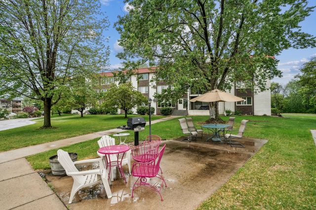 4351 Parklawn Avenue 105E, Edina, MN 55435