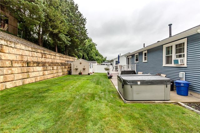 10 Pembroke Drive, Johnston, RI 02919