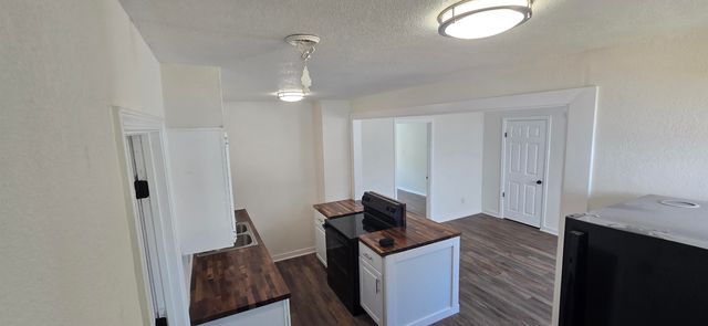 2503 E Mossman, Wichita, KS 67214