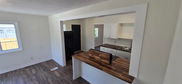 2503 E Mossman, Wichita, KS 67214