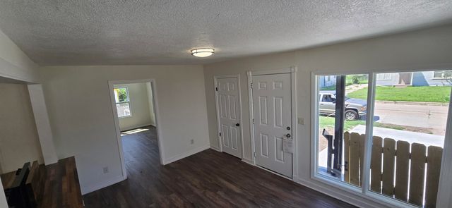 2503 E Mossman, Wichita, KS 67214