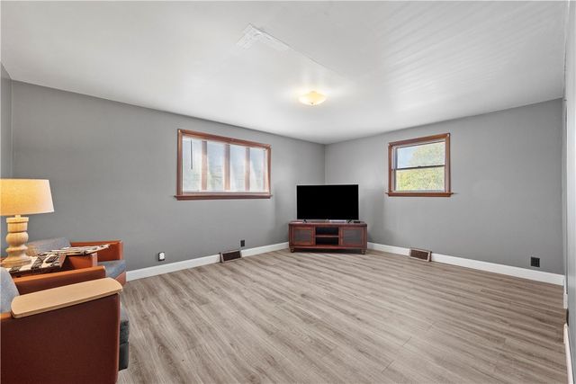 1276 Willowbrook Road, Rostraver, PA 15012