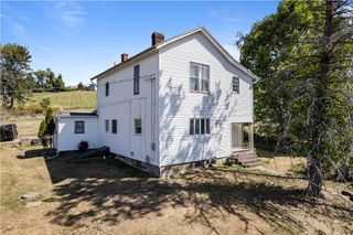 1276 Willowbrook Road, Rostraver, PA 15012