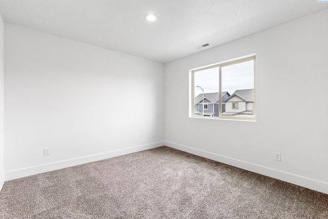 7479 Grapevine Ct, West Richland, WA 99353