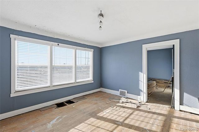 14819 Wildemere Street, Detroit, MI 48238