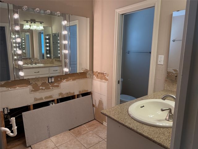 1816 Woodridge Drive, Arlington, TX 76013
