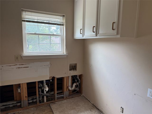 1816 Woodridge Drive, Arlington, TX 76013