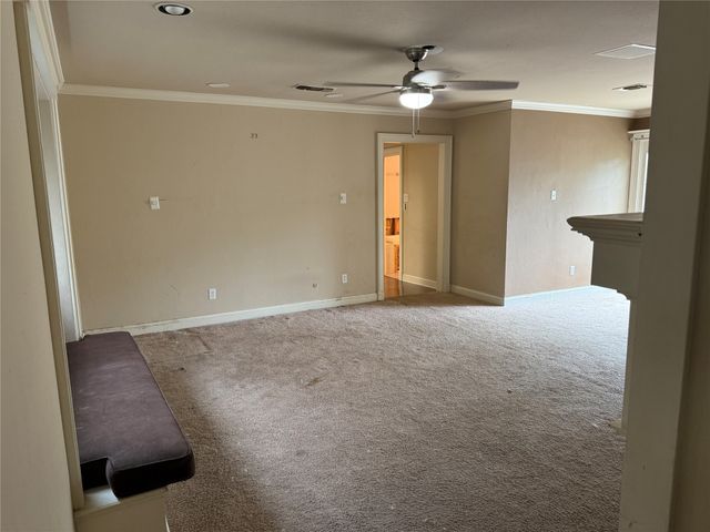 1816 Woodridge Drive, Arlington, TX 76013