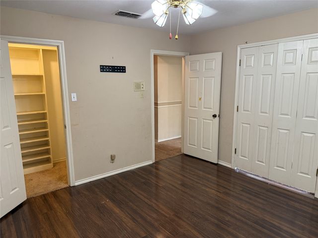 1816 Woodridge Drive, Arlington, TX 76013