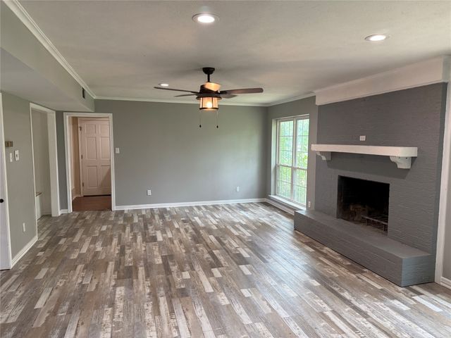 1816 Woodridge Drive, Arlington, TX 76013