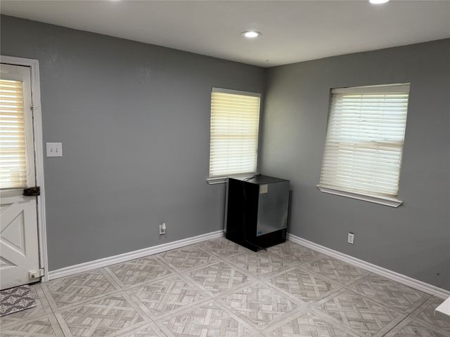 1816 Woodridge Drive, Arlington, TX 76013