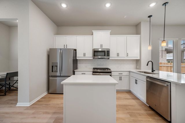 381 Darley Oak DR, Dripping Springs, TX 78620