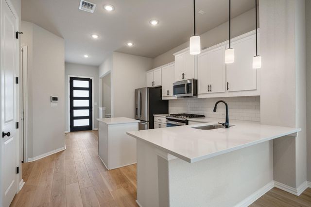 381 Darley Oak DR, Dripping Springs, TX 78620