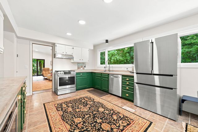 138 Chaparral Drive, Apple Valley, MN 55124