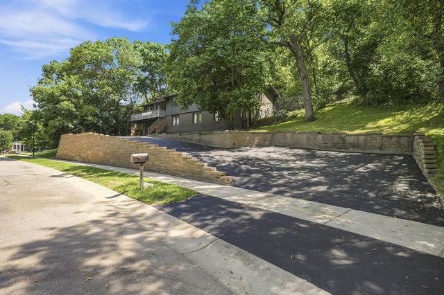 138 Chaparral Drive, Apple Valley, MN 55124