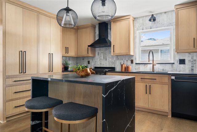 6746 Braeburn Drive, Dallas, TX 75214