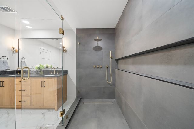 6746 Braeburn Drive, Dallas, TX 75214