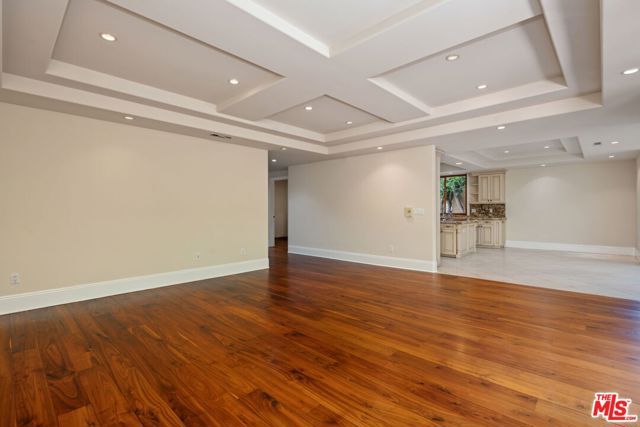 419 N Laurel Avenue, Los Angeles, CA 90048