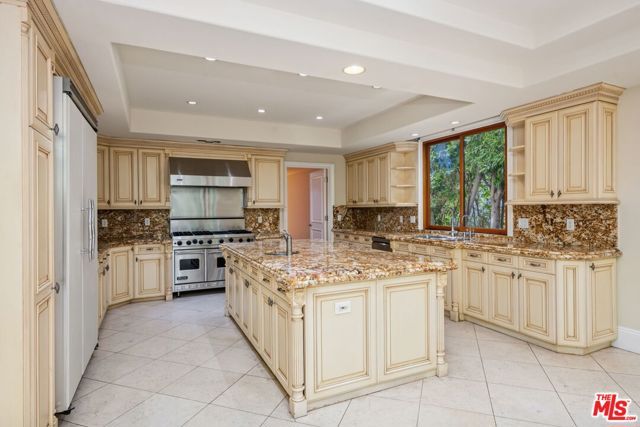 419 N Laurel Avenue, Los Angeles, CA 90048