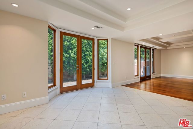 419 N Laurel Avenue, Los Angeles, CA 90048