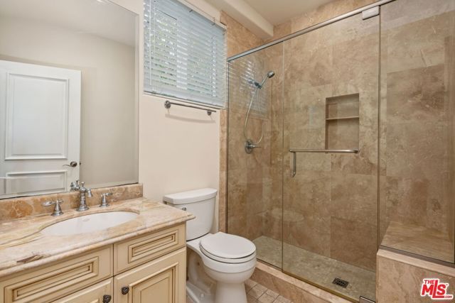 419 N Laurel Avenue, Los Angeles, CA 90048
