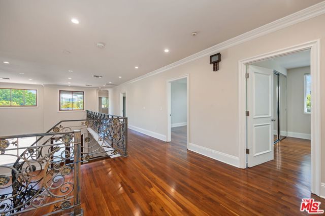 419 N Laurel Avenue, Los Angeles, CA 90048