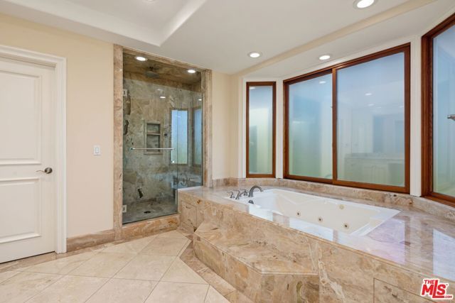 419 N Laurel Avenue, Los Angeles, CA 90048