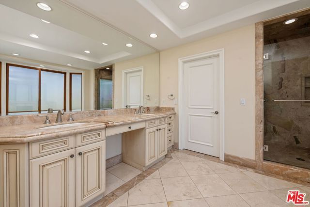 419 N Laurel Avenue, Los Angeles, CA 90048