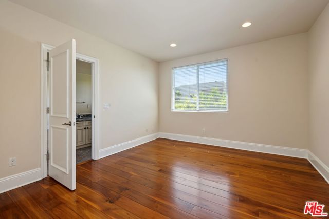 419 N Laurel Avenue, Los Angeles, CA 90048