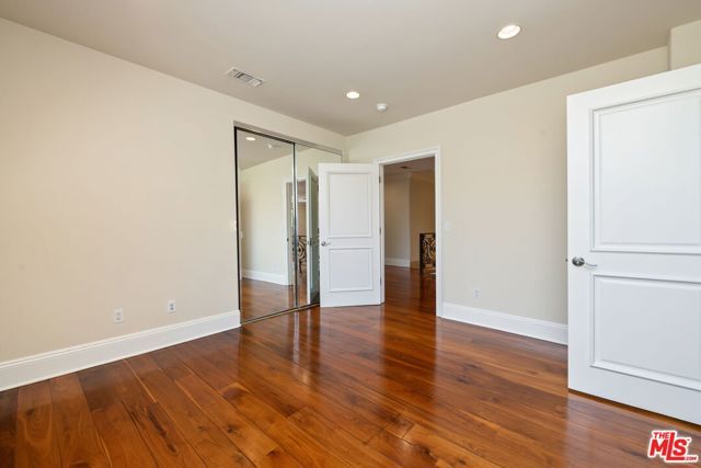 419 N Laurel Avenue, Los Angeles, CA 90048