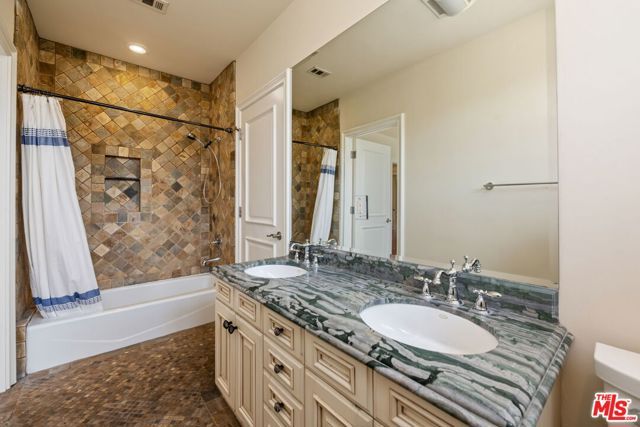 419 N Laurel Avenue, Los Angeles, CA 90048