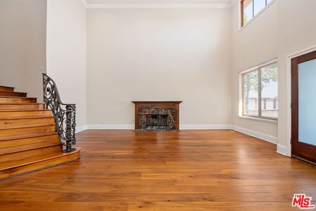 419 N Laurel Avenue, Los Angeles, CA 90048
