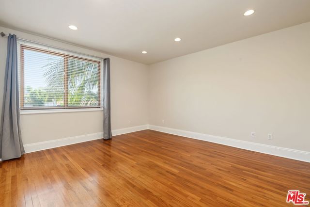 419 N Laurel Avenue, Los Angeles, CA 90048
