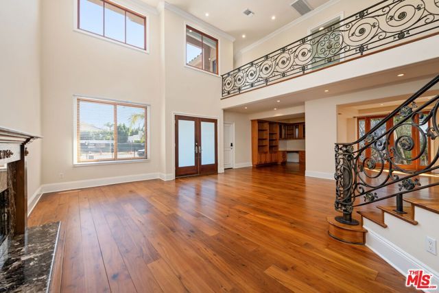 419 N Laurel Avenue, Los Angeles, CA 90048