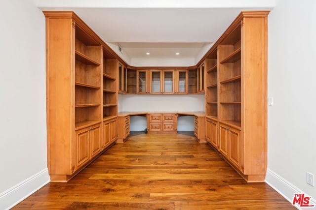 419 N Laurel Avenue, Los Angeles, CA 90048