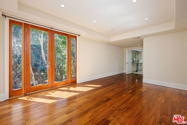 419 N Laurel Avenue, Los Angeles, CA 90048