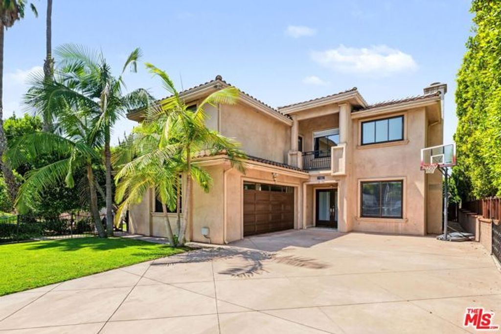 419 N Laurel Avenue, Los Angeles, CA 90048