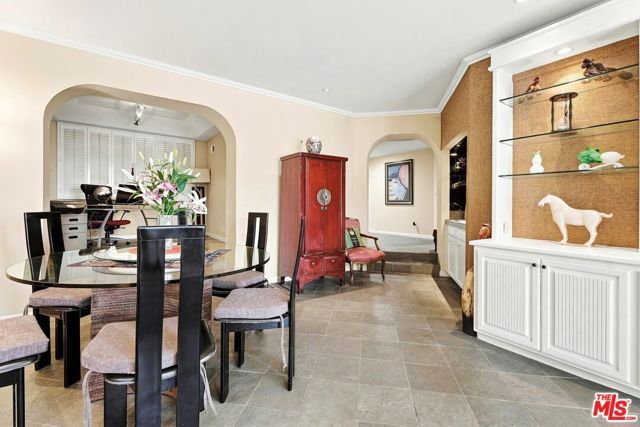 8455 Fountain Avenue 206, West Hollywood, CA 90069