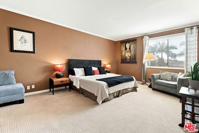 8455 Fountain Avenue 206, West Hollywood, CA 90069